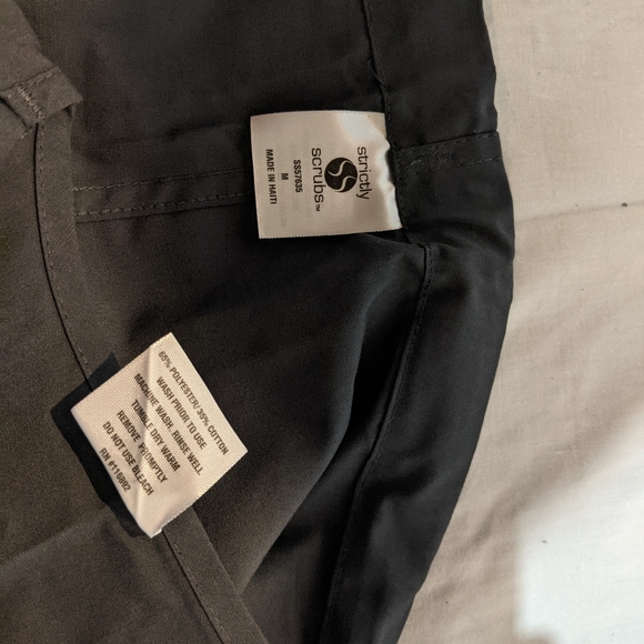 Strictly scrubs, men's, medium - Picture 2 of 3